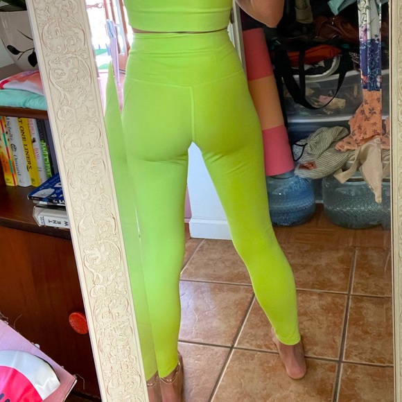 Girlfriend Collective Lime 7/8 leggings - Picture 5 of 7